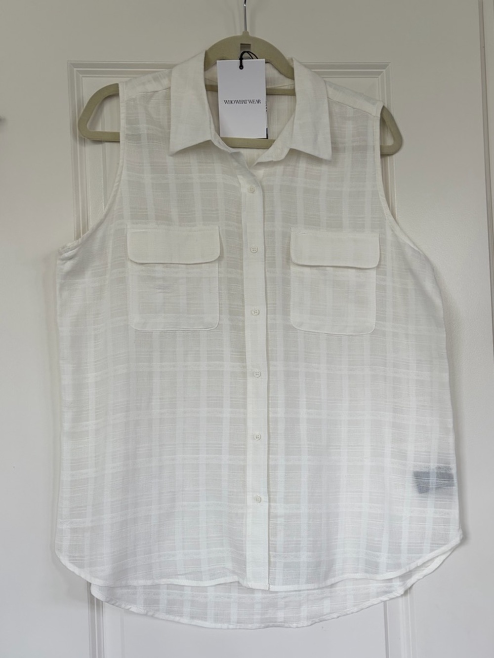 SALE WhoWhatWear Sleeveless Sheer Button-Down Blouse in Off White